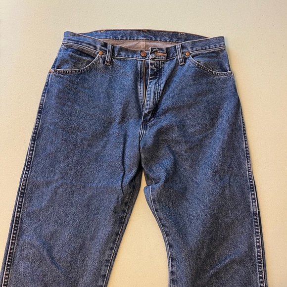 Wrangler Jeans 35x32 - Picture 2 of 3